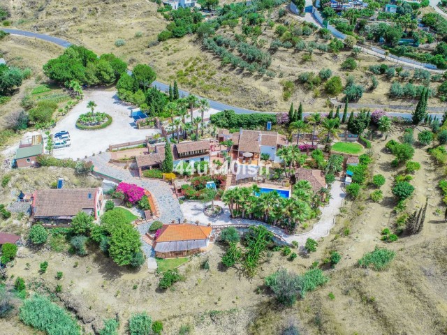 10 Bedrooms Villa in Mijas