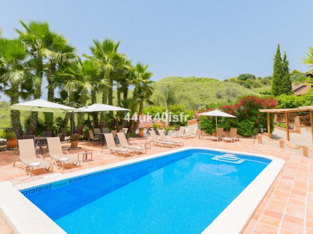10 Bedrooms Villa in Mijas