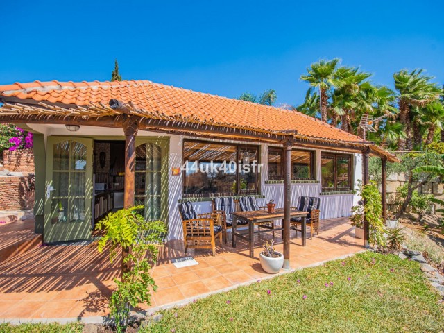 10 Bedrooms Villa in Mijas