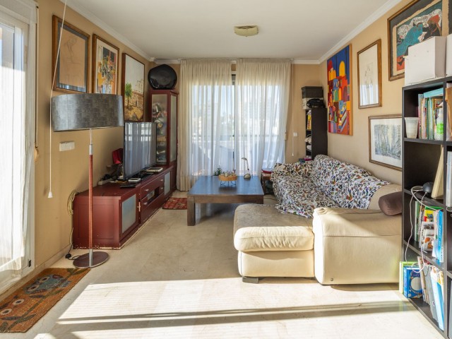 Appartement avec 3 Chambres  à Estepona