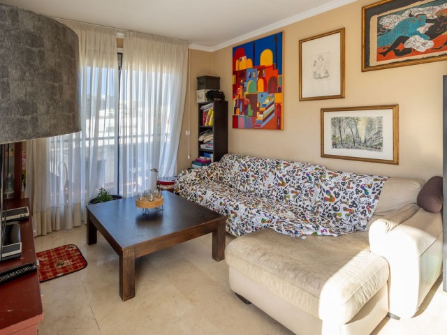 Appartement avec 3 Chambres  à Estepona