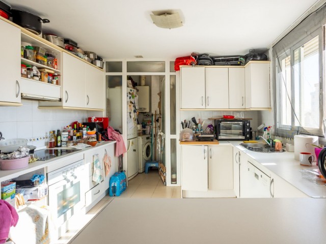 Appartement avec 3 Chambres  à Estepona