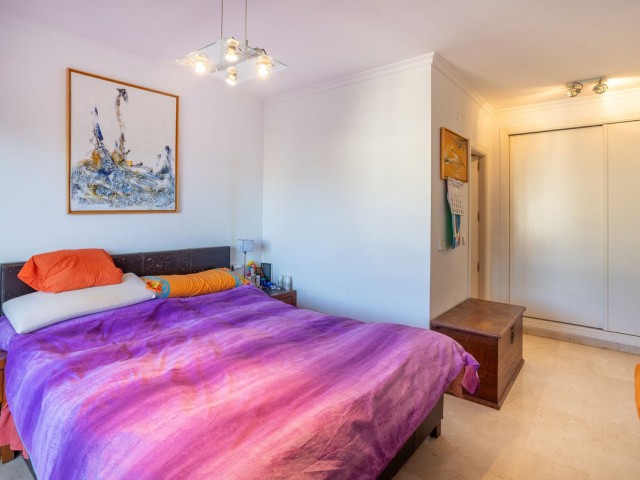 Appartement avec 3 Chambres  à Estepona