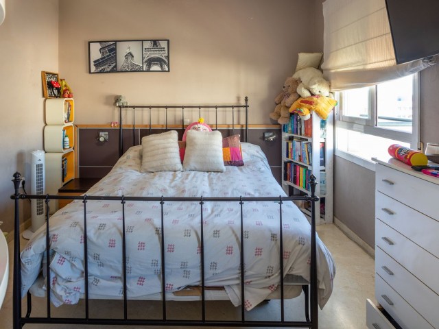 Appartement avec 3 Chambres  à Estepona