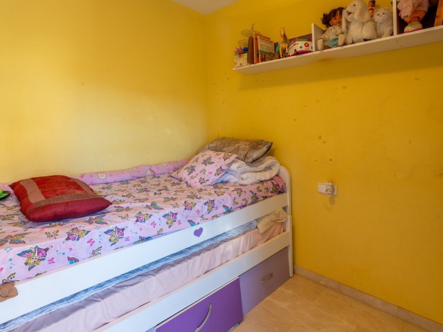 Appartement avec 3 Chambres  à Estepona