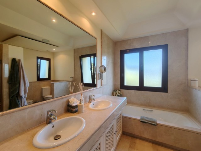 3 Makuuhuoneen Huoneisto Sotogrande Alto