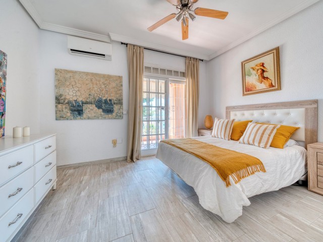 Villa avec 4 Chambres  à El Coto