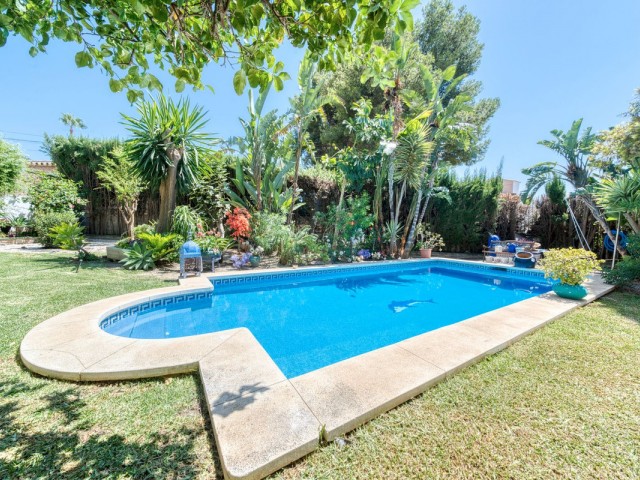 4 Bedrooms Villa in El Coto