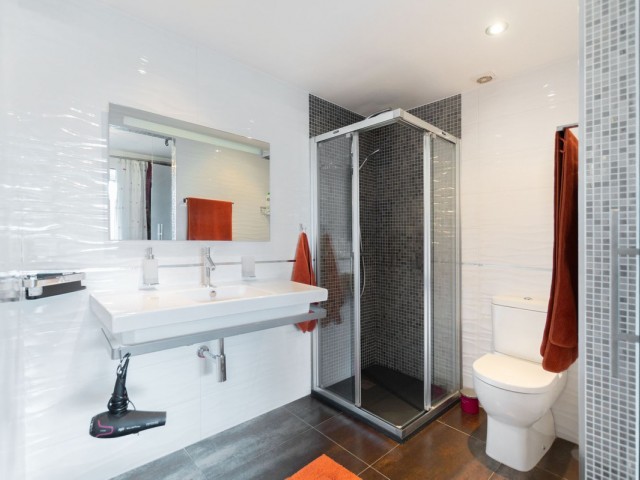 2 Makuuhuoneen Huoneisto Puerto Banús