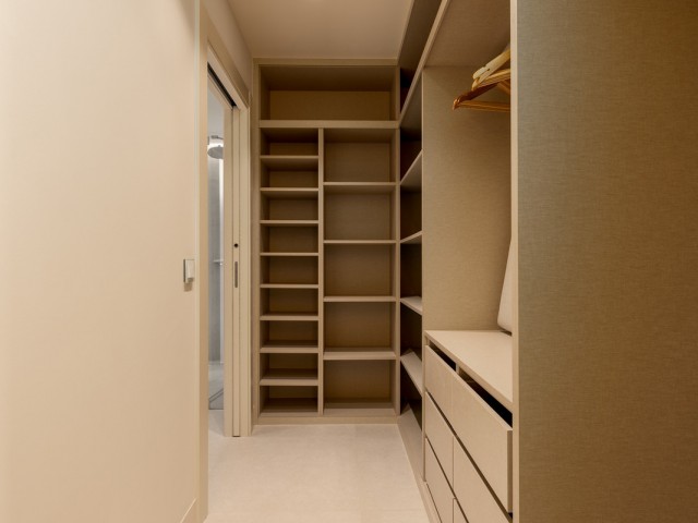 Appartement avec 3 Chambres  à Estepona