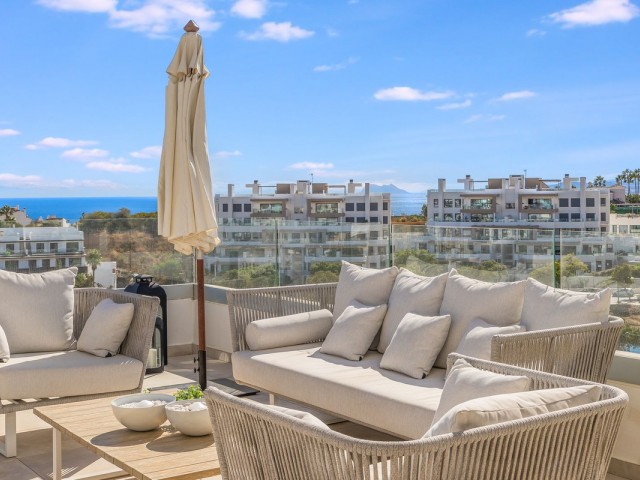 Penthouse avec 4 Chambres  à Estepona