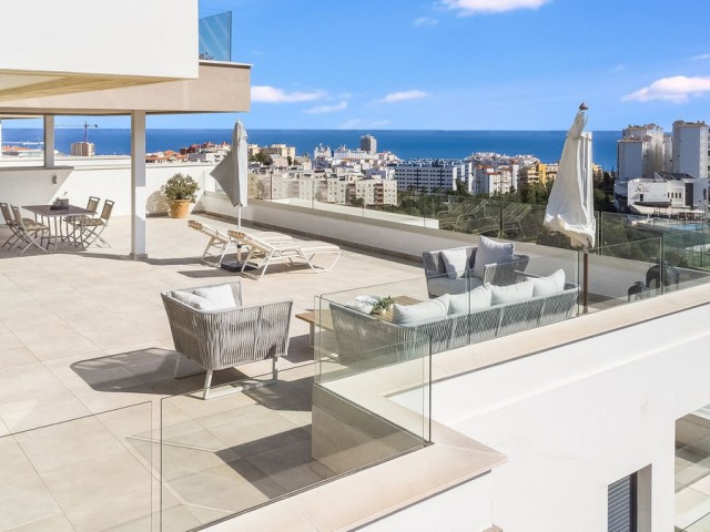 Penthouse avec 4 Chambres  à Estepona