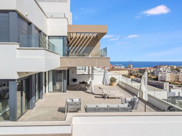 Penthouse avec 4 Chambres  à Estepona