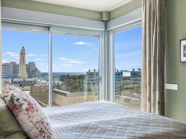 Penthouse avec 4 Chambres  à Estepona