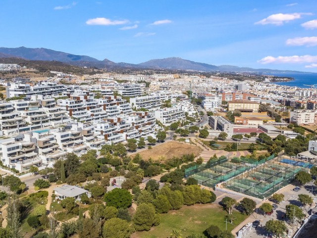 Penthouse avec 4 Chambres  à Estepona