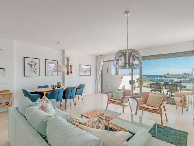 Penthouse avec 4 Chambres  à Estepona
