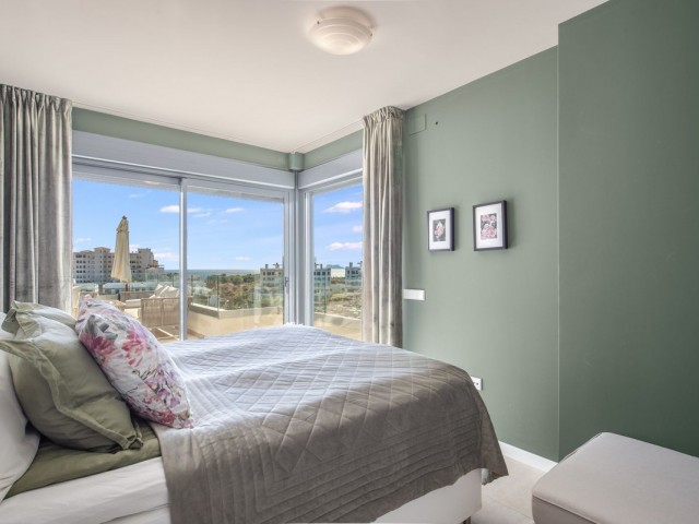 Penthouse avec 4 Chambres  à Estepona