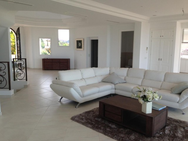 7 Slaapkamer Villa in Los Flamingos