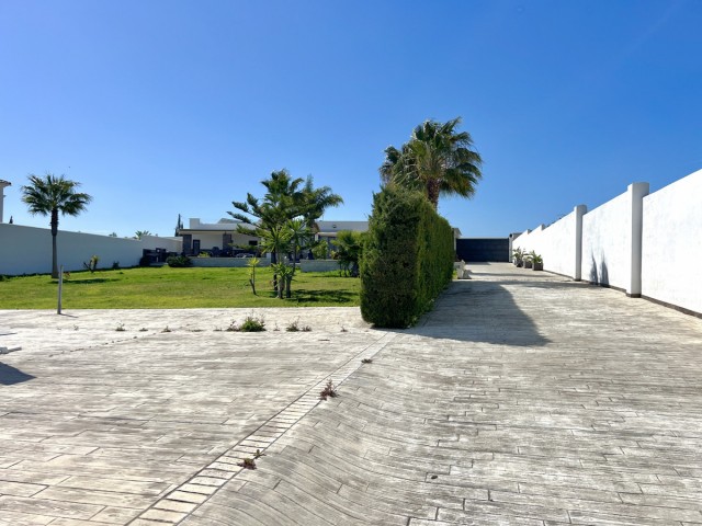 Villa avec 3 Chambres  à Estepona