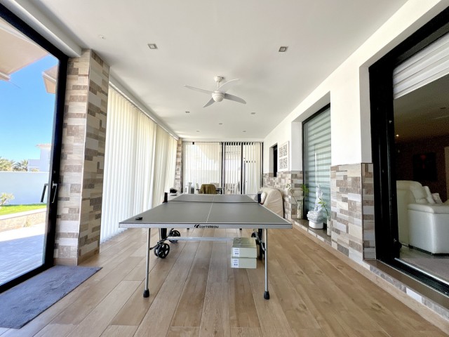 Villa avec 3 Chambres  à Estepona