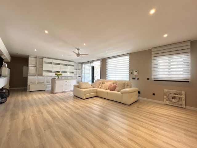 Villa avec 3 Chambres  à Estepona