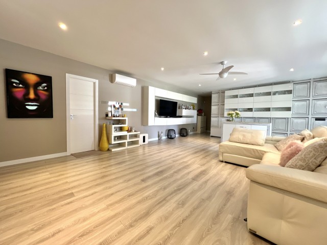 Villa avec 3 Chambres  à Estepona