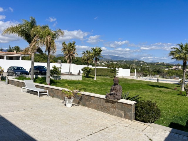 Villa avec 3 Chambres  à Estepona