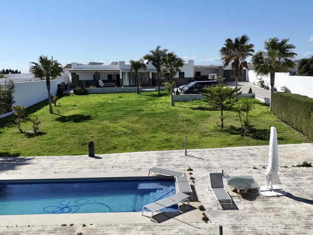 Villa avec 3 Chambres  à Estepona