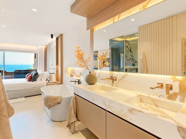 Appartement avec 4 Chambres  à Estepona