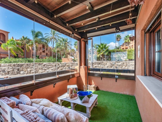 Apartamento con 3 Dormitorios  en Benahavís