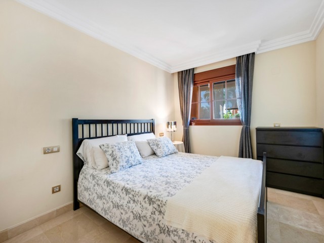 Apartamento con 3 Dormitorios  en Benahavís