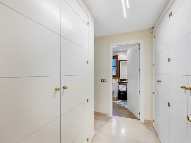 3 Bedrooms Apartment in Benahavís