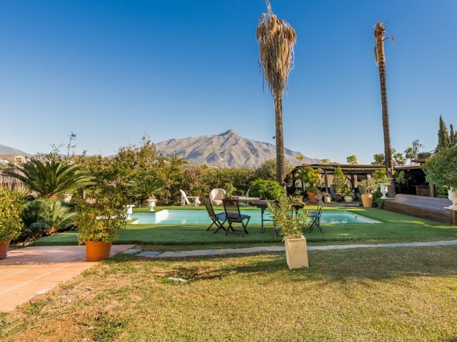 Villa Las Brisas - R5222131