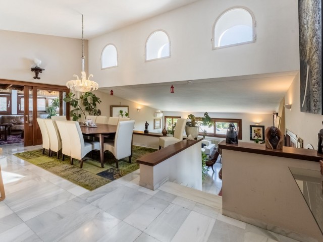 Villa con 7 Dormitorios  en Las Brisas