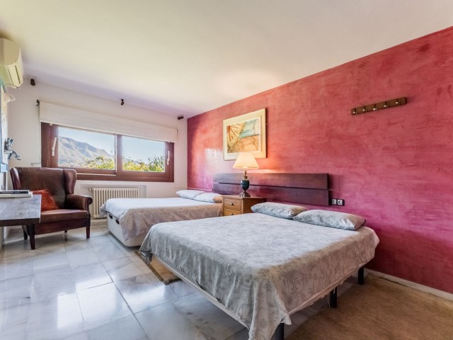 Villa con 7 Dormitorios  en Las Brisas