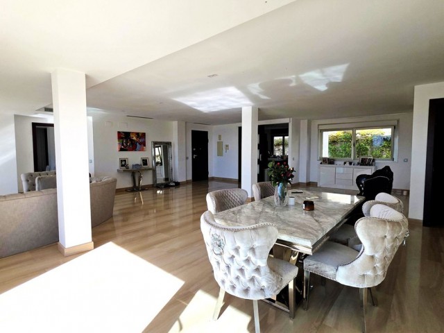 3 Bedrooms Apartment in Benahavís