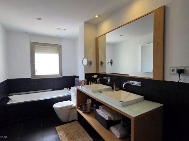 3 Bedrooms Apartment in Benahavís