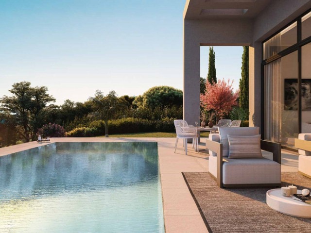 5 Bedrooms Villa in Benahavís