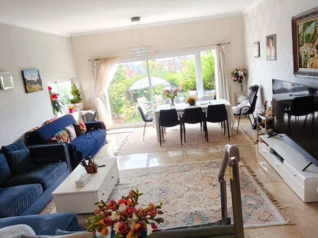 2 Bedrooms Townhouse in El Paraiso