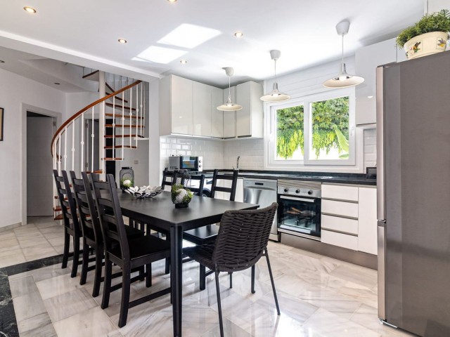 Villa avec 5 Chambres  à Benalmadena Costa