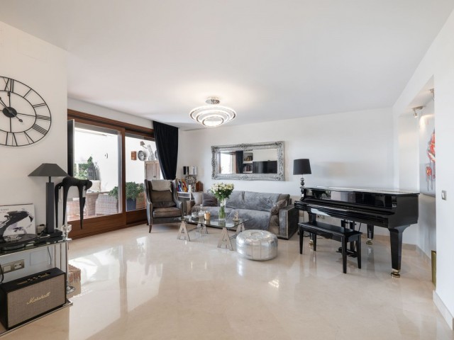 4 Bedrooms Townhouse in Benahavís