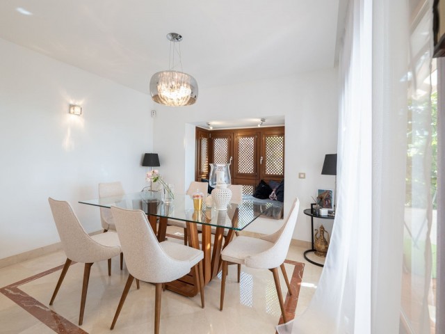 4 Bedrooms Townhouse in Benahavís