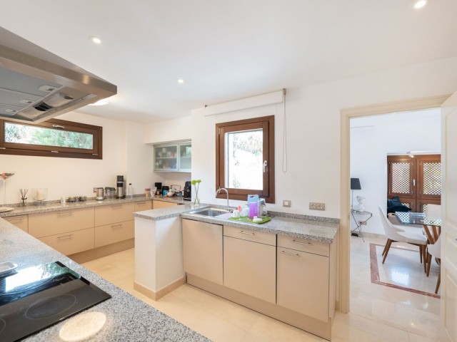 4 Bedrooms Townhouse in Benahavís