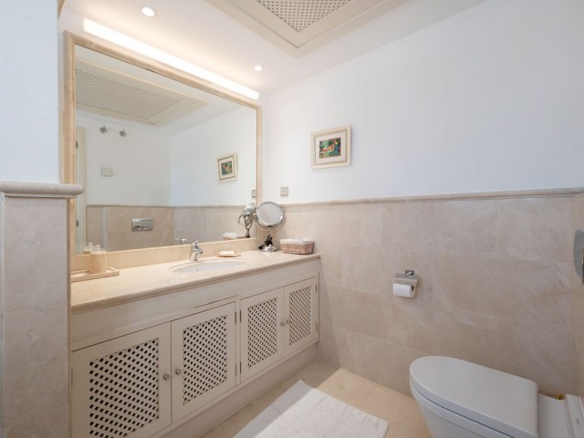 4 Bedrooms Townhouse in Benahavís