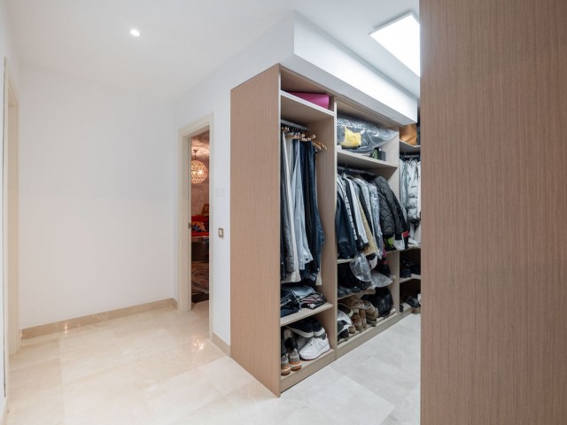 4 Bedrooms Townhouse in Benahavís