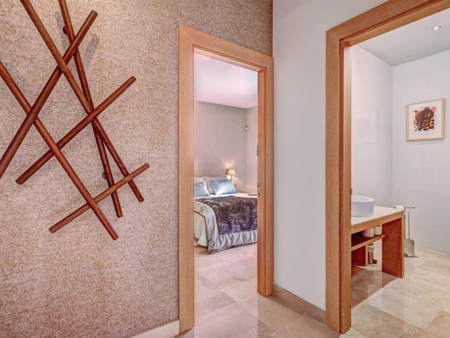 6 Bedrooms Villa in Guadalmina Baja