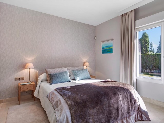 6 Bedrooms Villa in Guadalmina Baja