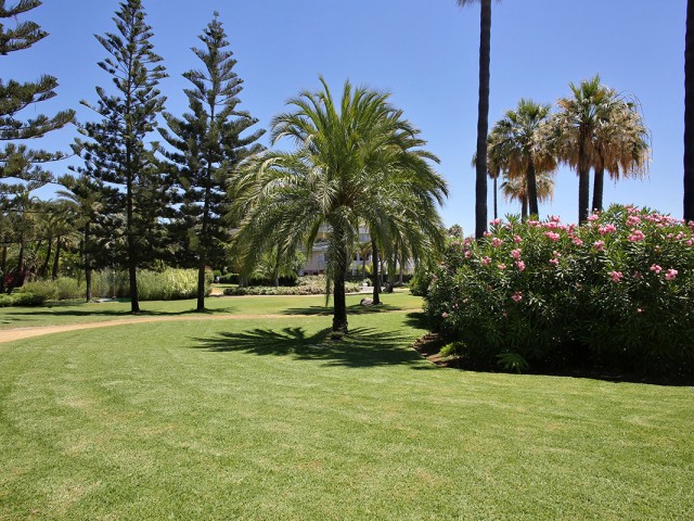 2 Bedrooms Apartment in Puerto Banús