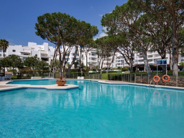 2 Makuuhuoneen Huoneisto Puerto Banús