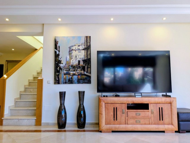 3 Makuuhuoneen Huoneisto New Golden Mile